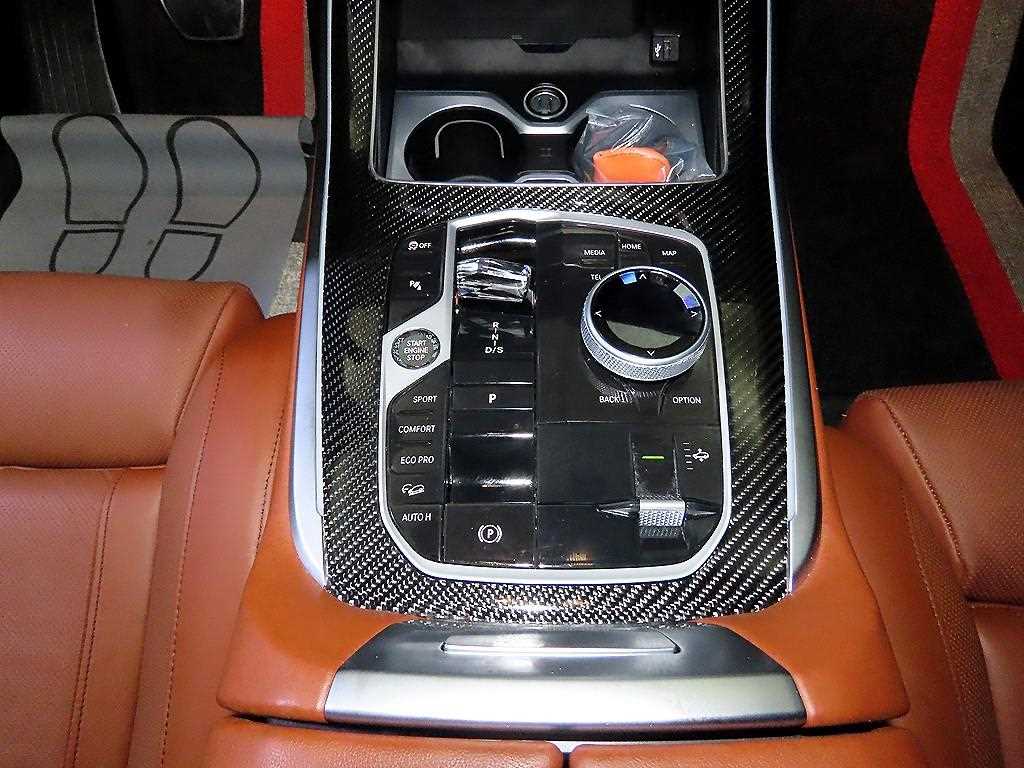 BMW X7 — photo 12