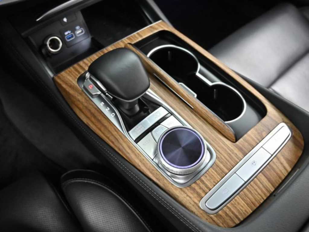 Kia K9 — photo 09
