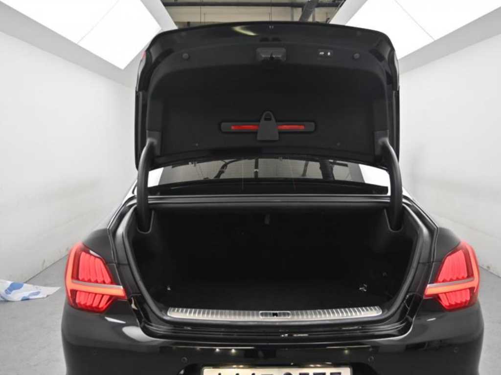 Kia K9 — photo 19