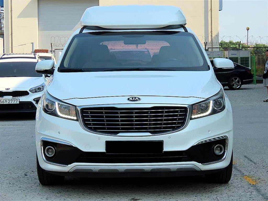 Kia Carnival — photo 01