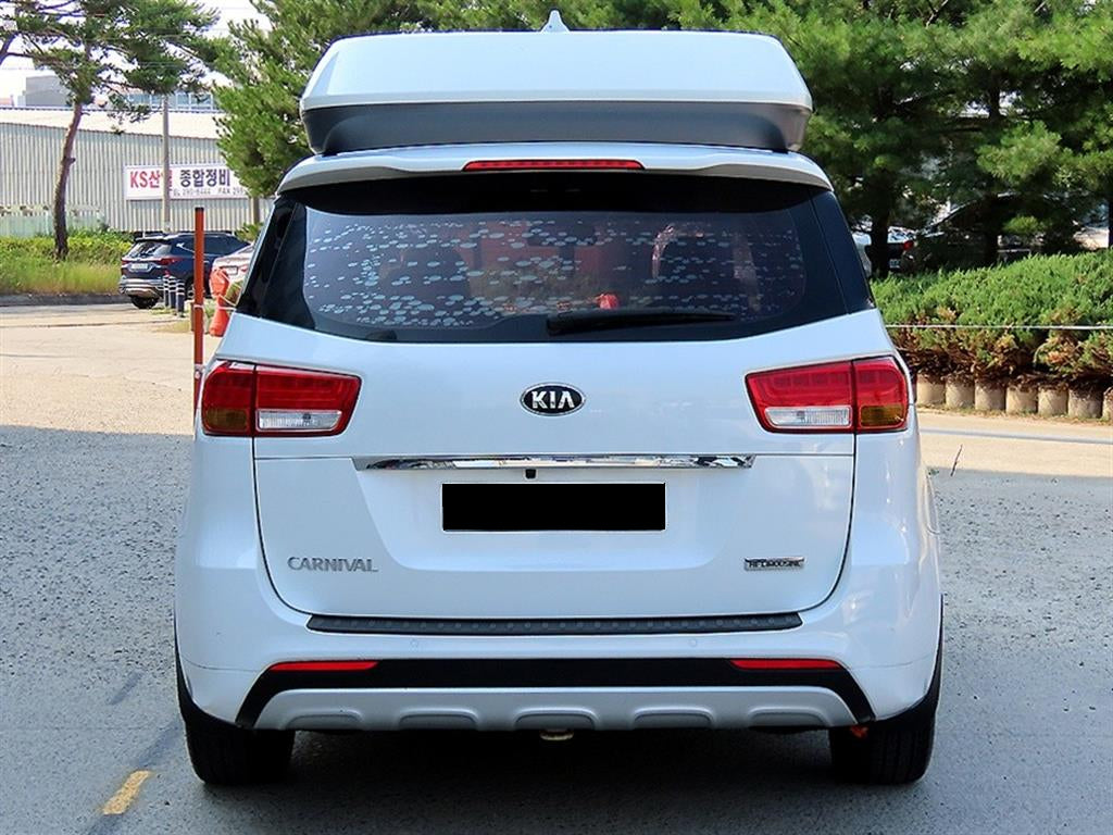 Kia Carnival — photo 04