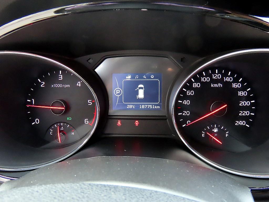 Kia Carnival — photo 10