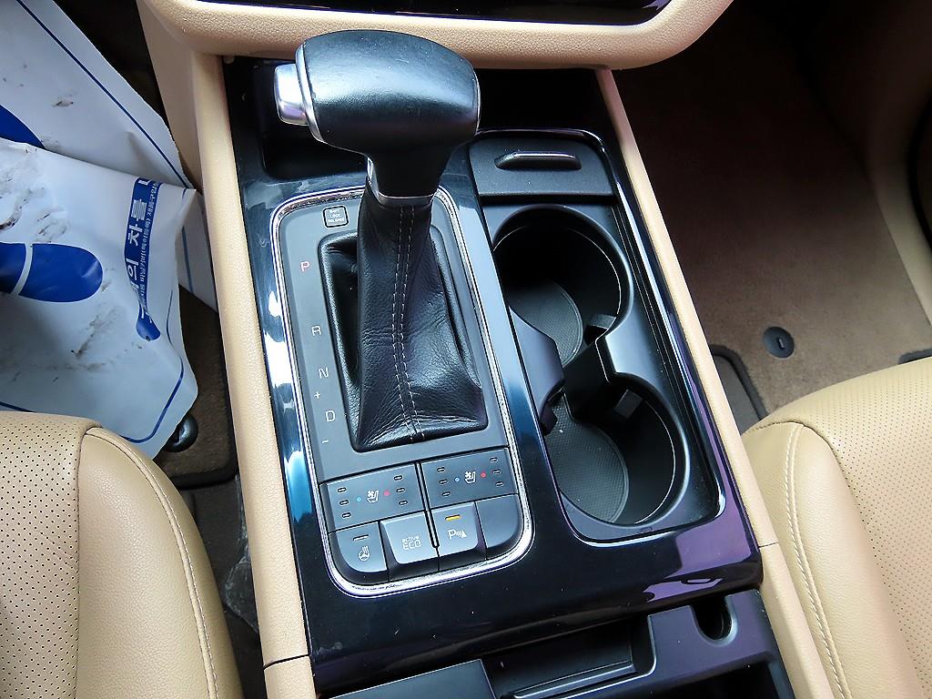 Kia Carnival — photo 11
