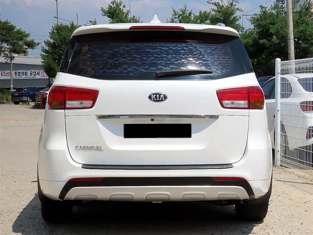 Kia Carnival — photo 04