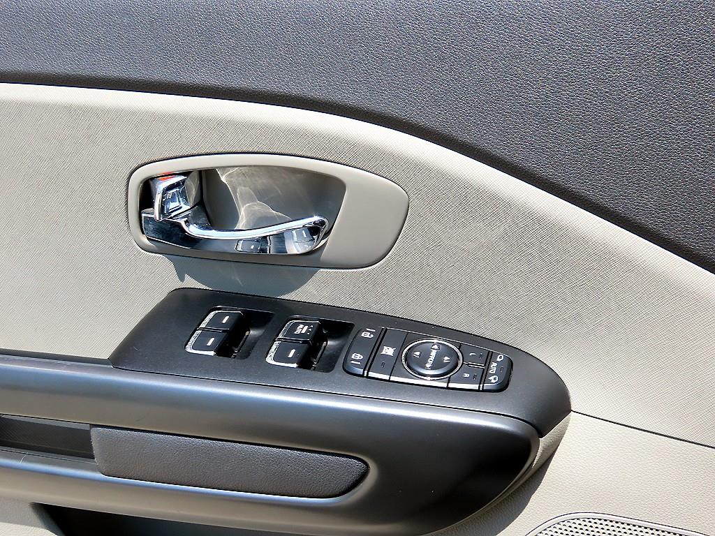 Kia Carnival — photo 12