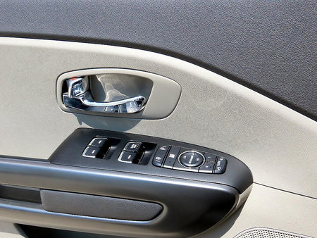 Kia Carnival — photo 12