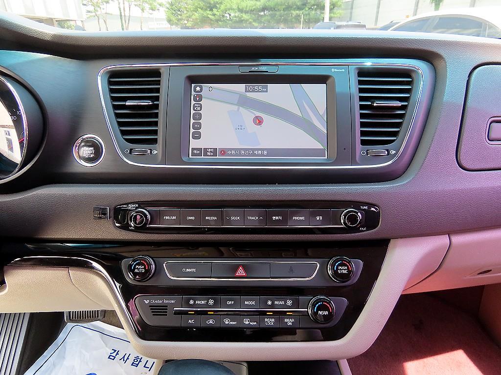 Kia Carnival — photo 14