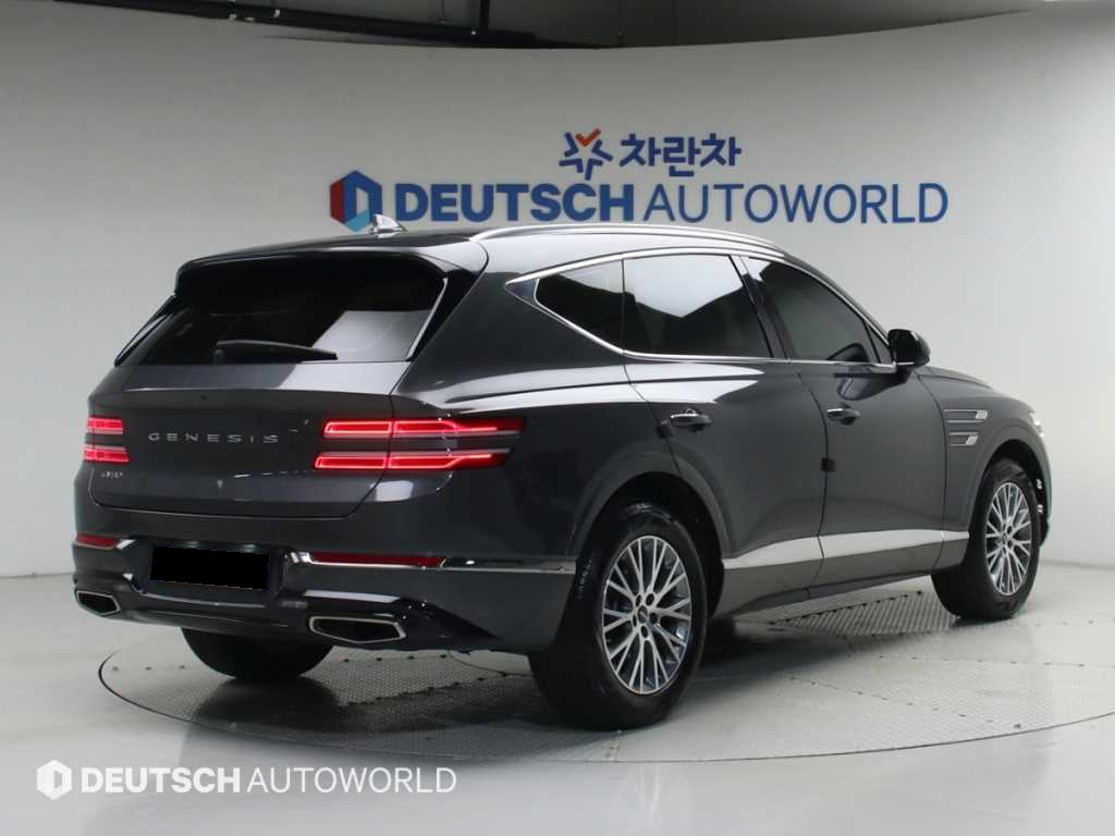 Genesis GV80 — photo 02