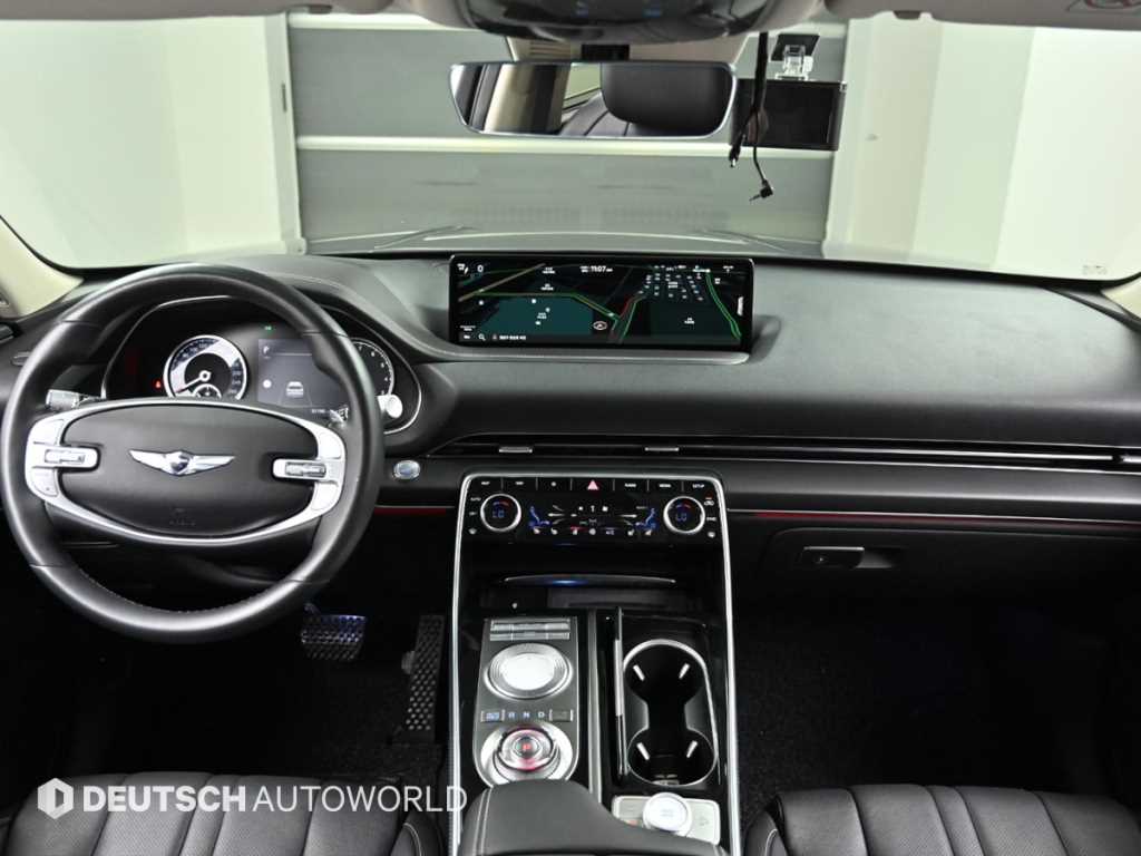 Genesis GV80 — photo 07