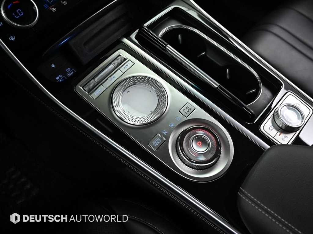 Genesis GV80 — photo 09