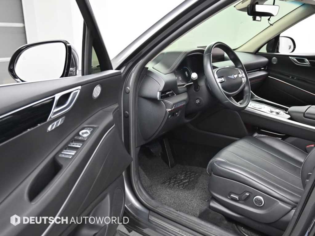 Genesis GV80 — photo 11