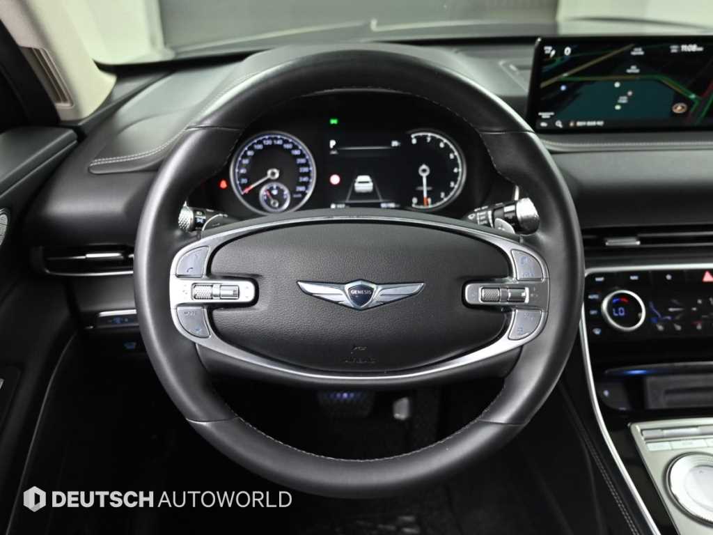 Genesis GV80 — photo 13