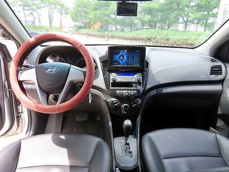 Hyundai Accent — photo 07