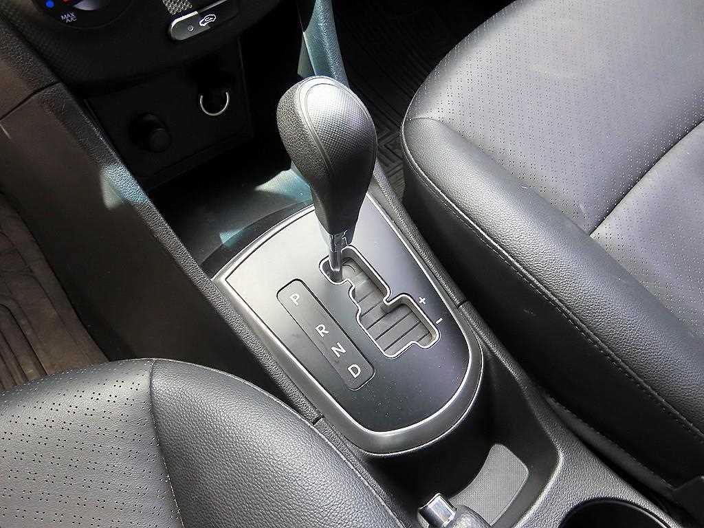 Hyundai Accent — photo 10