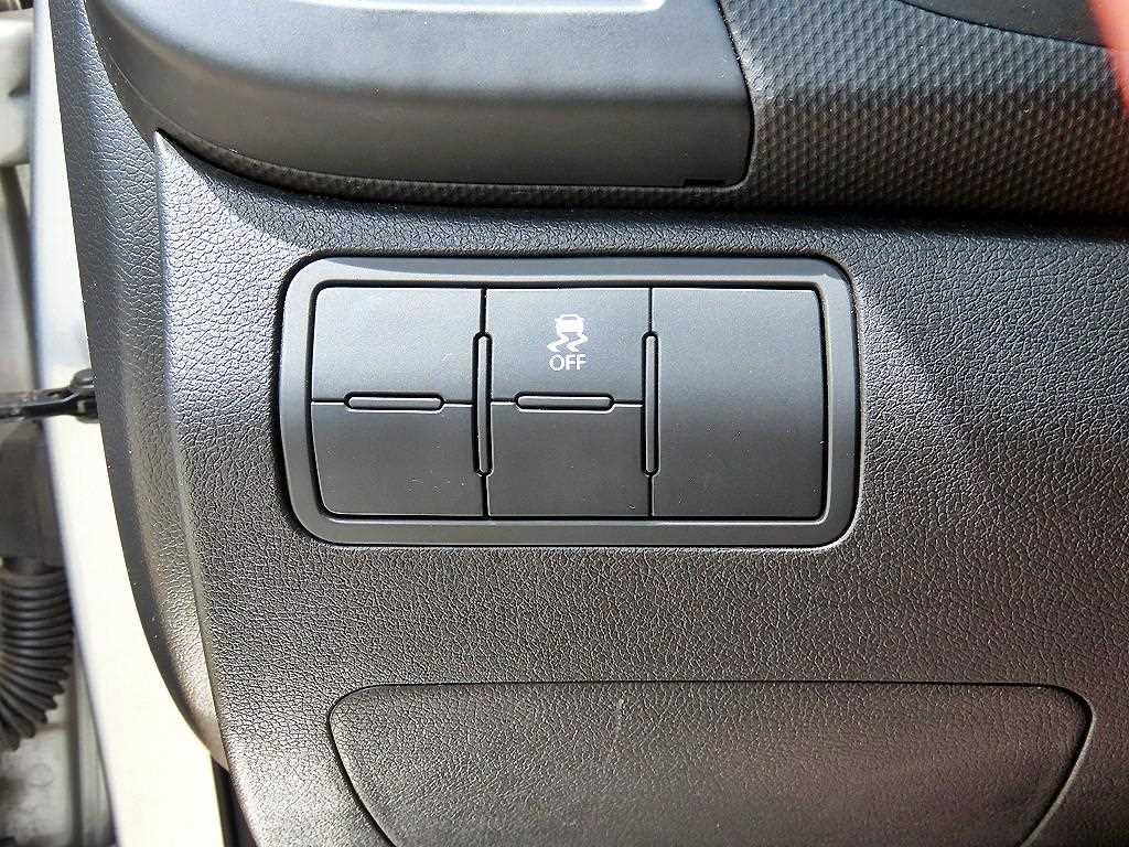 Hyundai Accent — photo 12