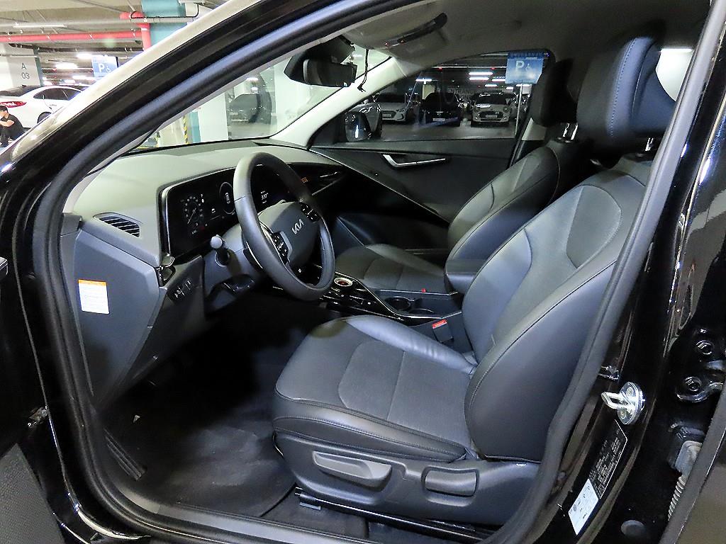 Kia Niro — photo 06