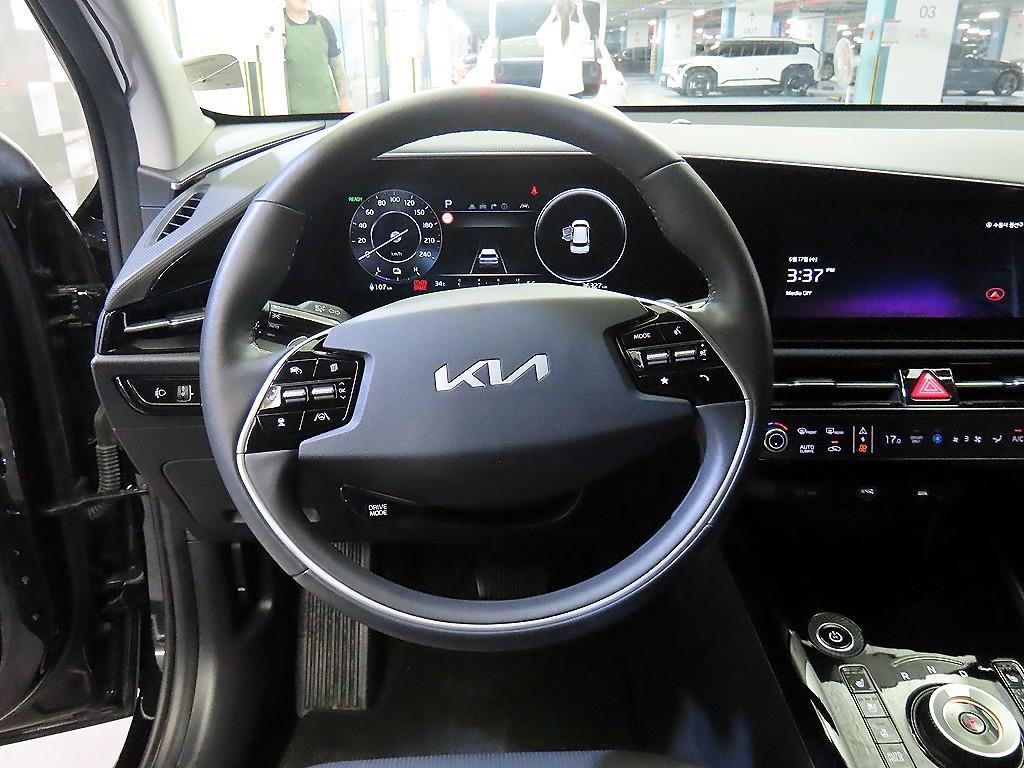 Kia Niro — photo 08