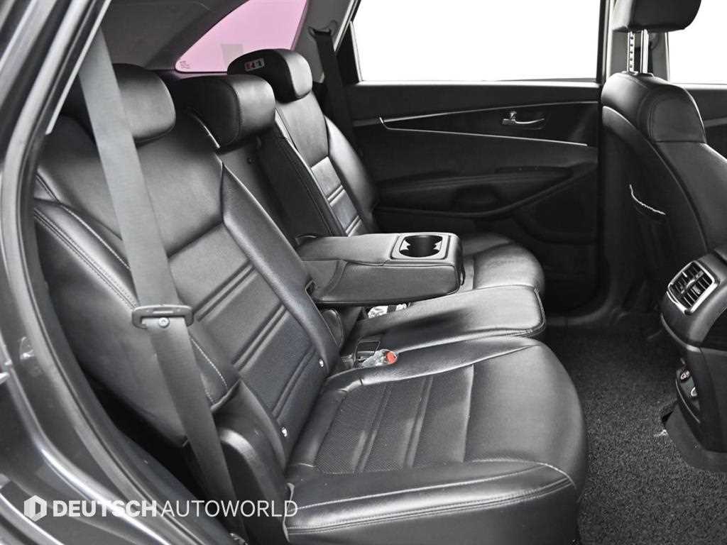 Kia Sorento — photo 12
