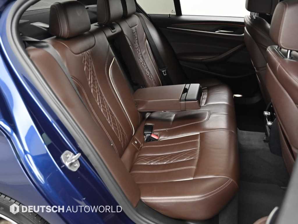 BMW 5-Series — photo 12