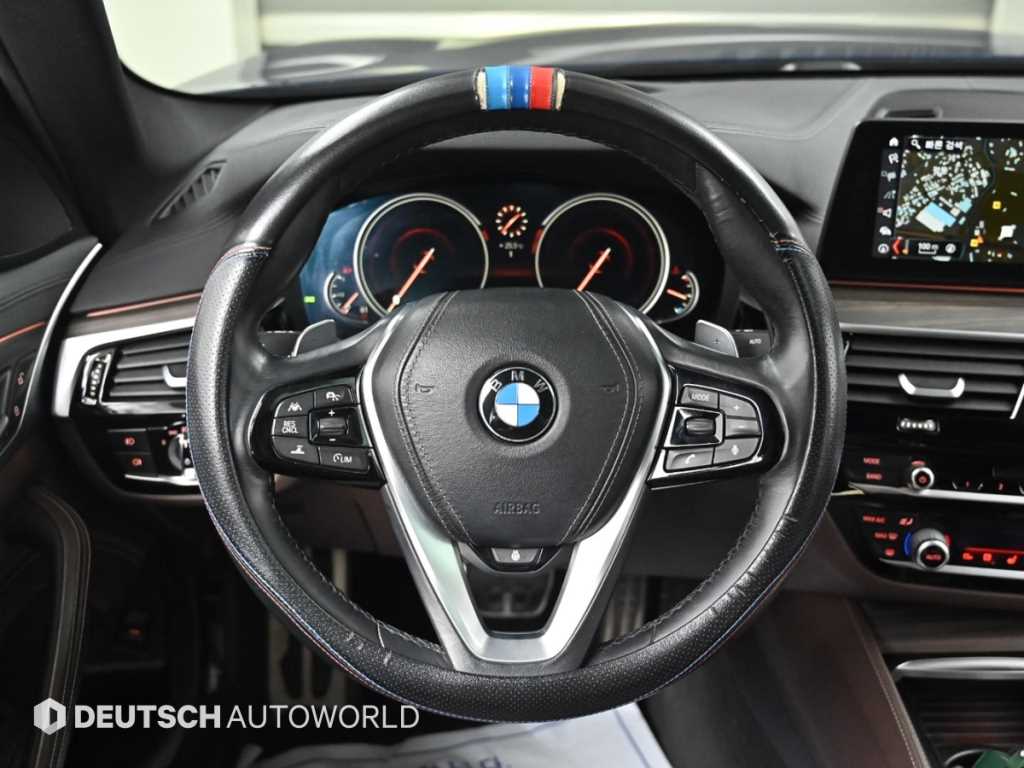 BMW 5-Series — photo 13