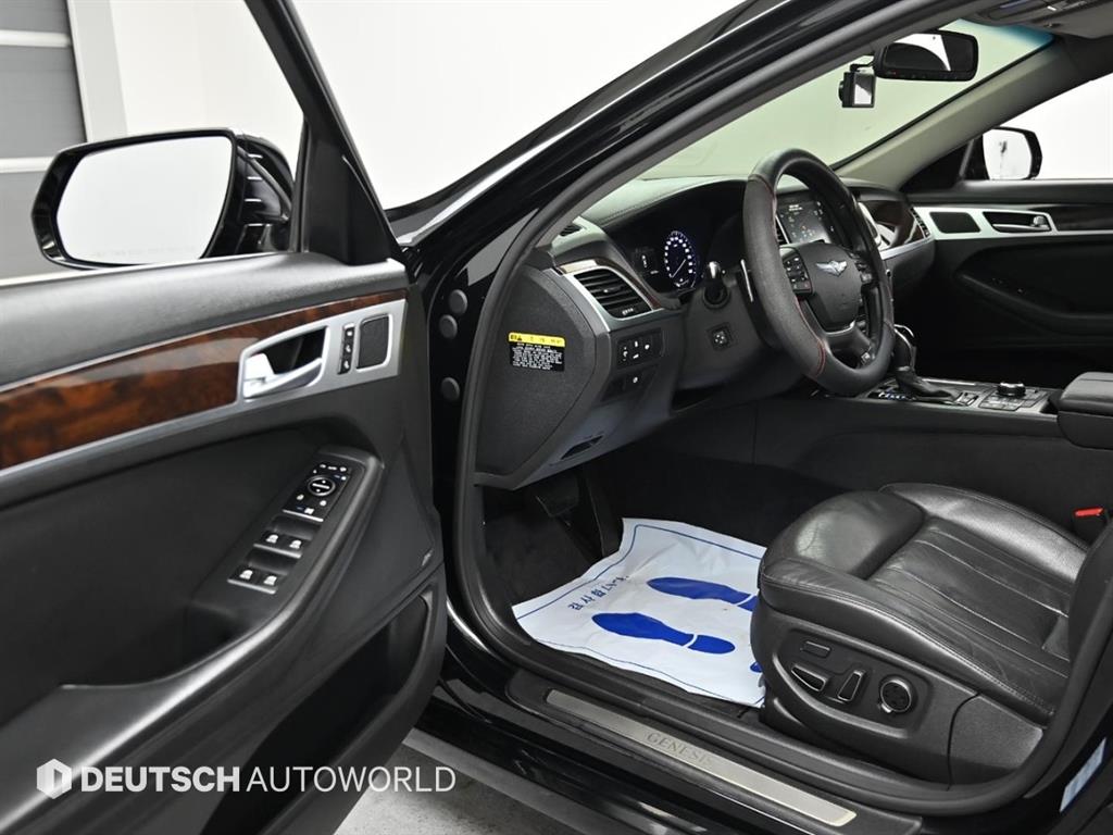 Hyundai Genesis — photo 11