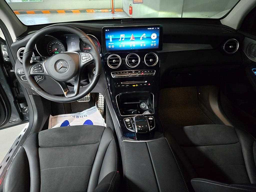 Mercedes-Benz GLC-Class — photo 09