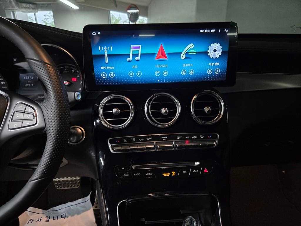 Mercedes-Benz GLC-Class — photo 10