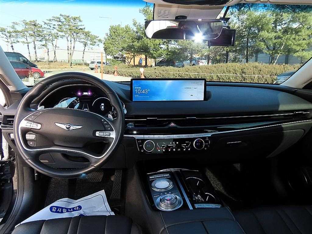 Genesis G80 — photo 07