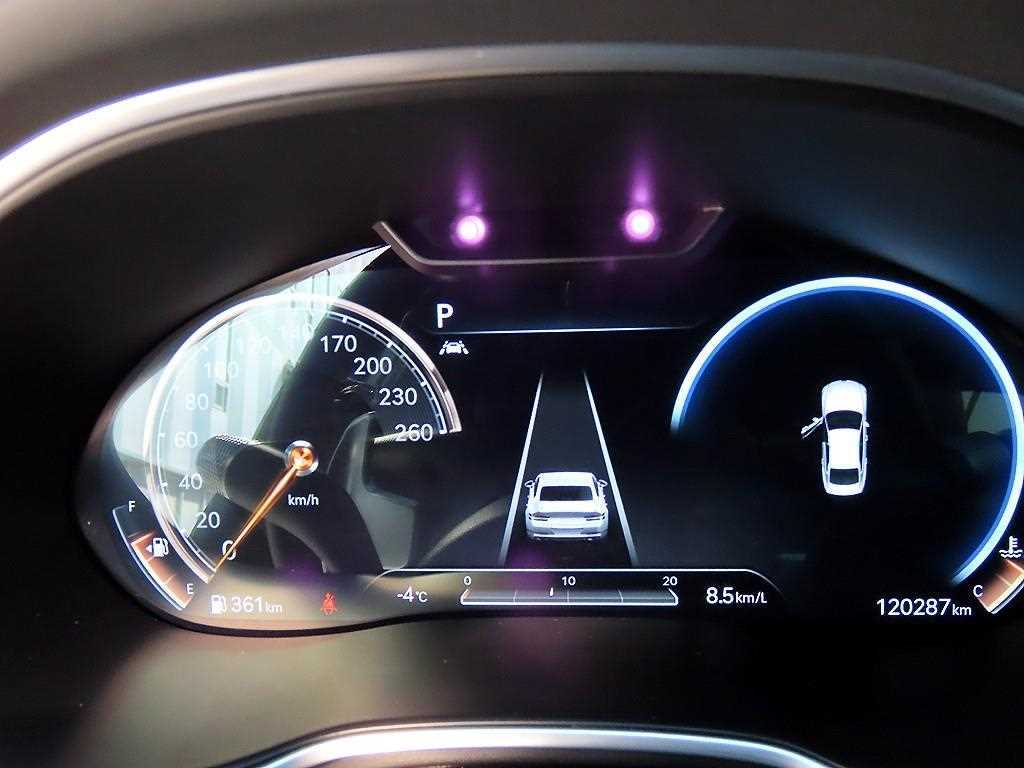 Genesis G80 — photo 09