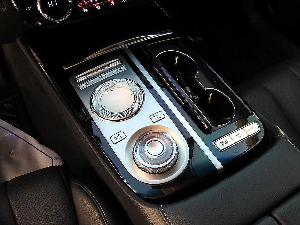 Genesis G80 — photo 11