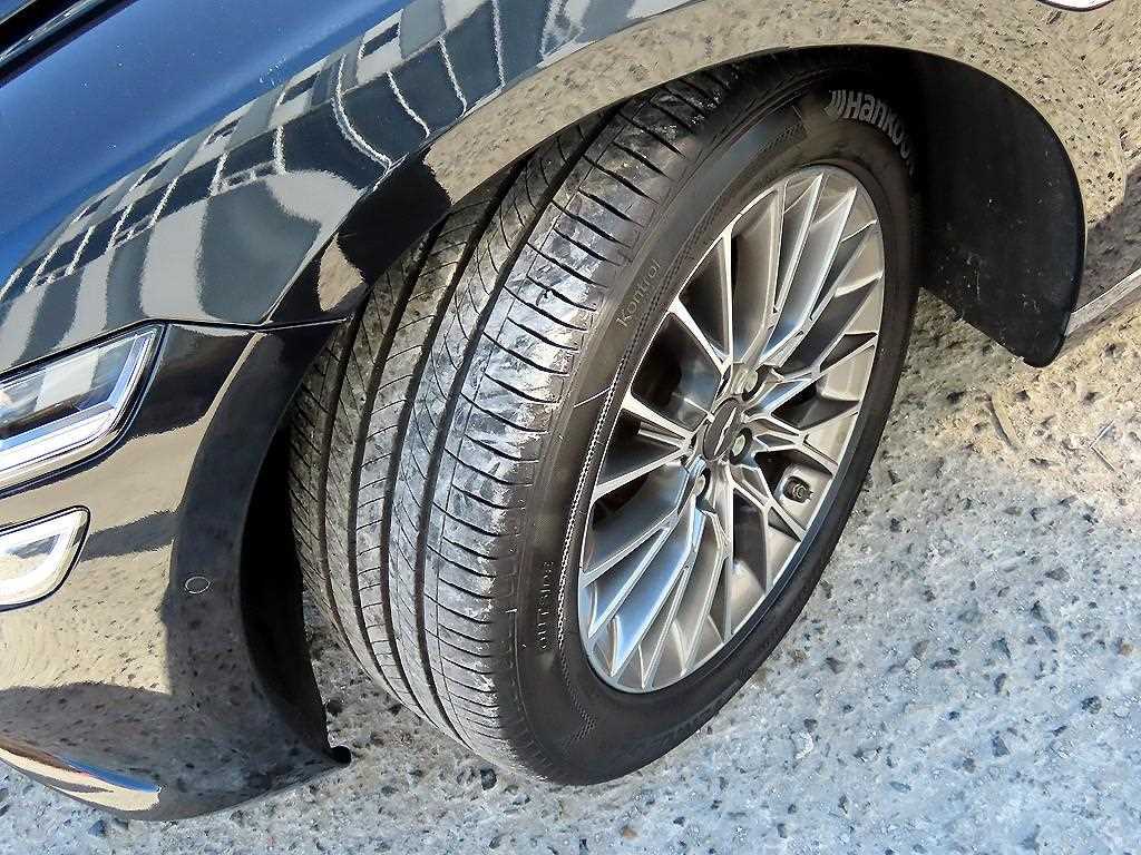Genesis G80 — photo 20