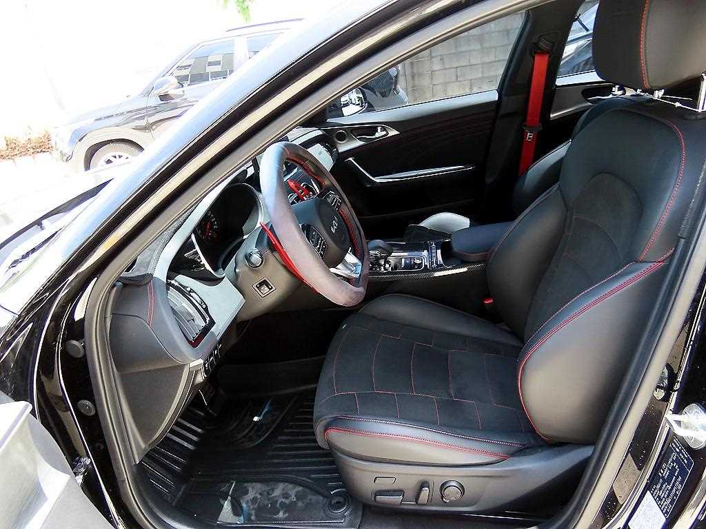 Kia Stinger — photo 05