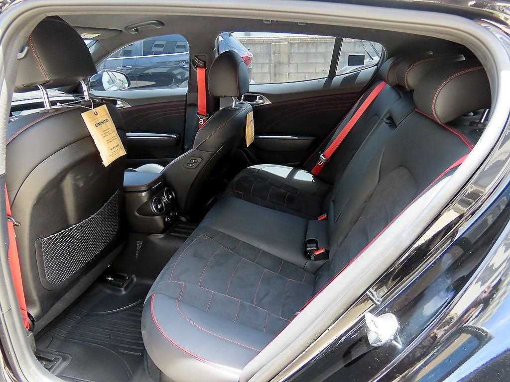 Kia Stinger — photo 06