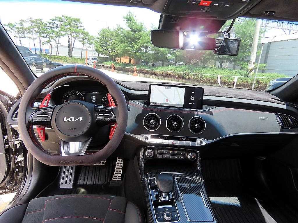 Kia Stinger — photo 07