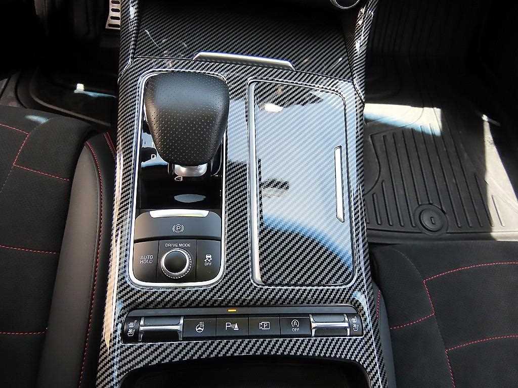 Kia Stinger — photo 11