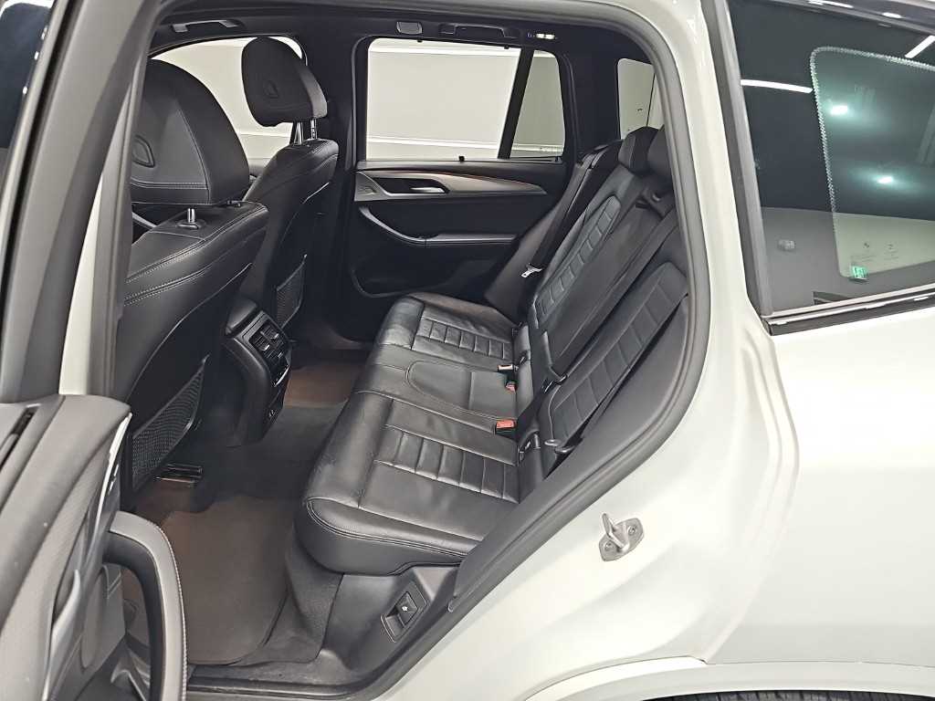 BMW X3 — photo 12