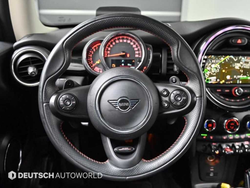 Mini Cooper — photo 13