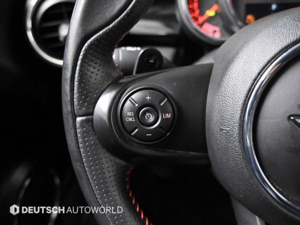 Mini Cooper — photo 16