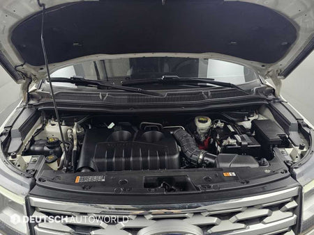 Ford Explorer — photo 06