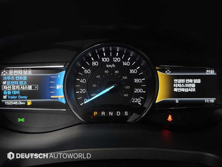 Ford Explorer — photo 08