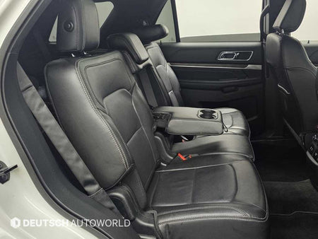 Ford Explorer — photo 12