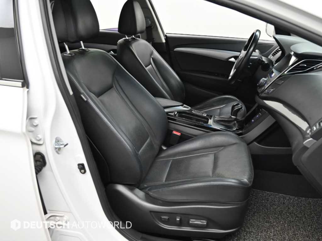 Hyundai i40 — photo 10