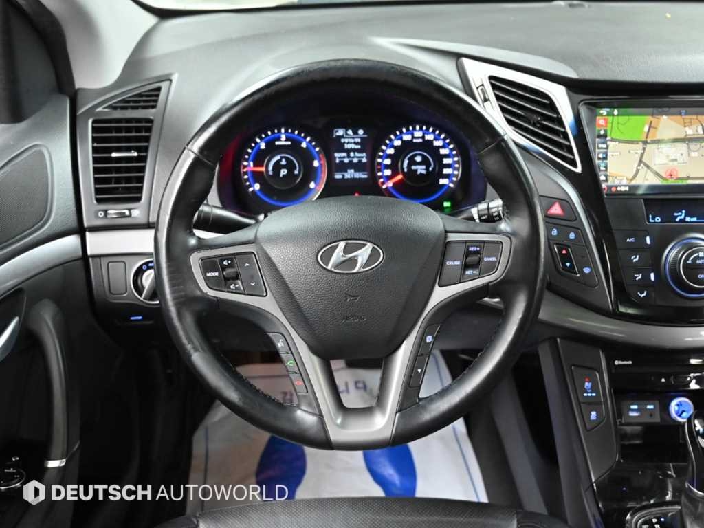 Hyundai i40 — photo 13