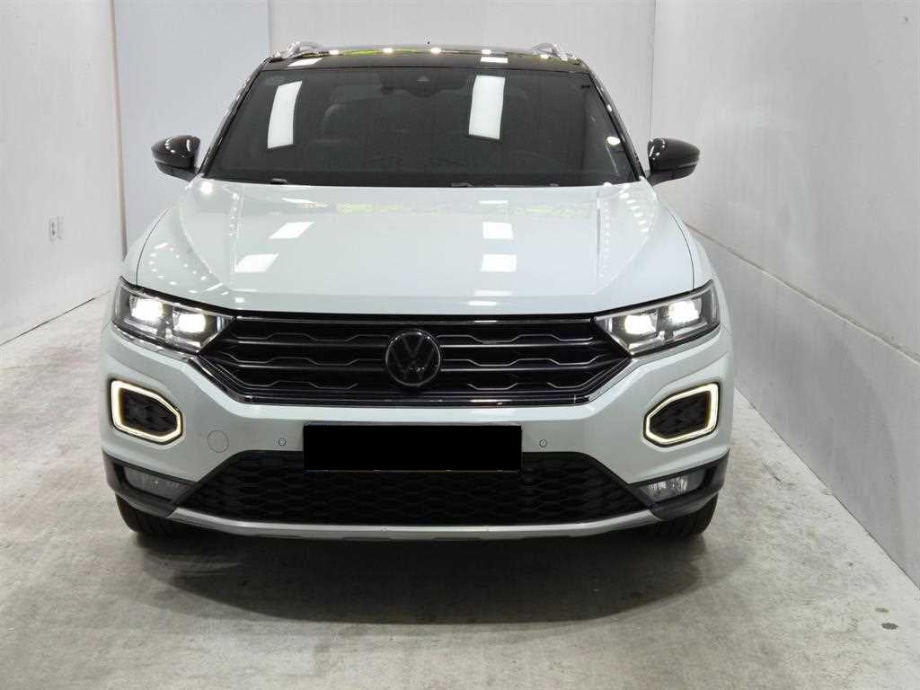 Volkswagen T-Roc — photo 01