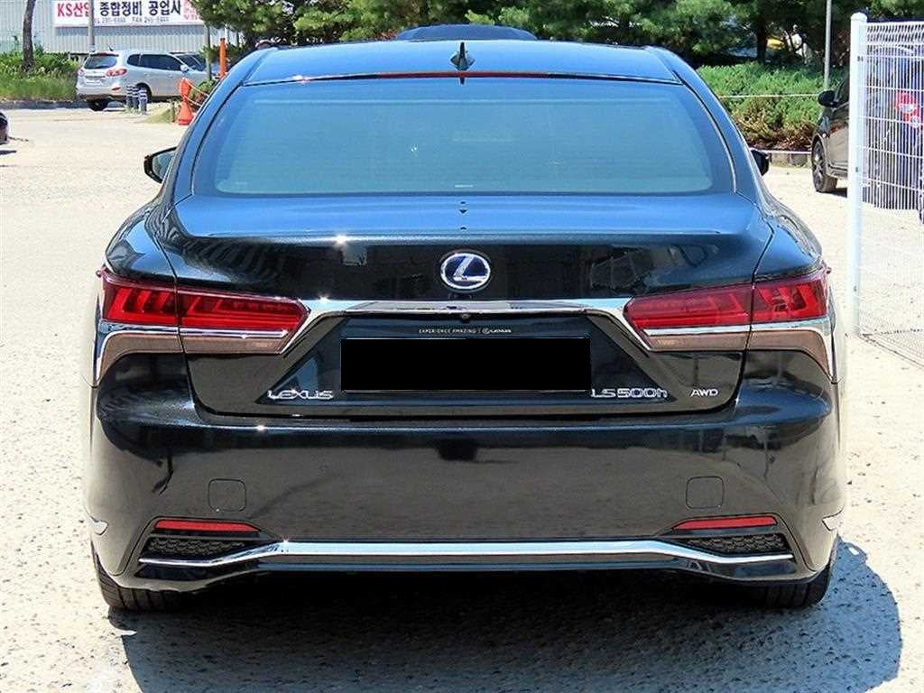 Lexus LS — photo 04