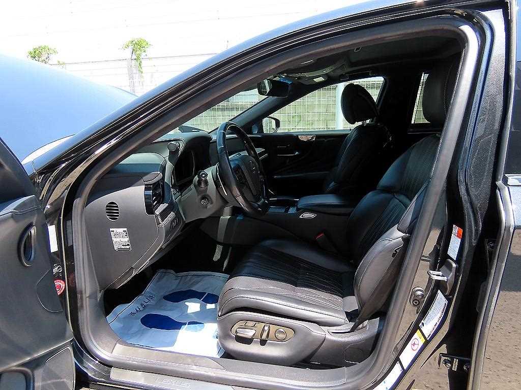 Lexus LS — photo 05