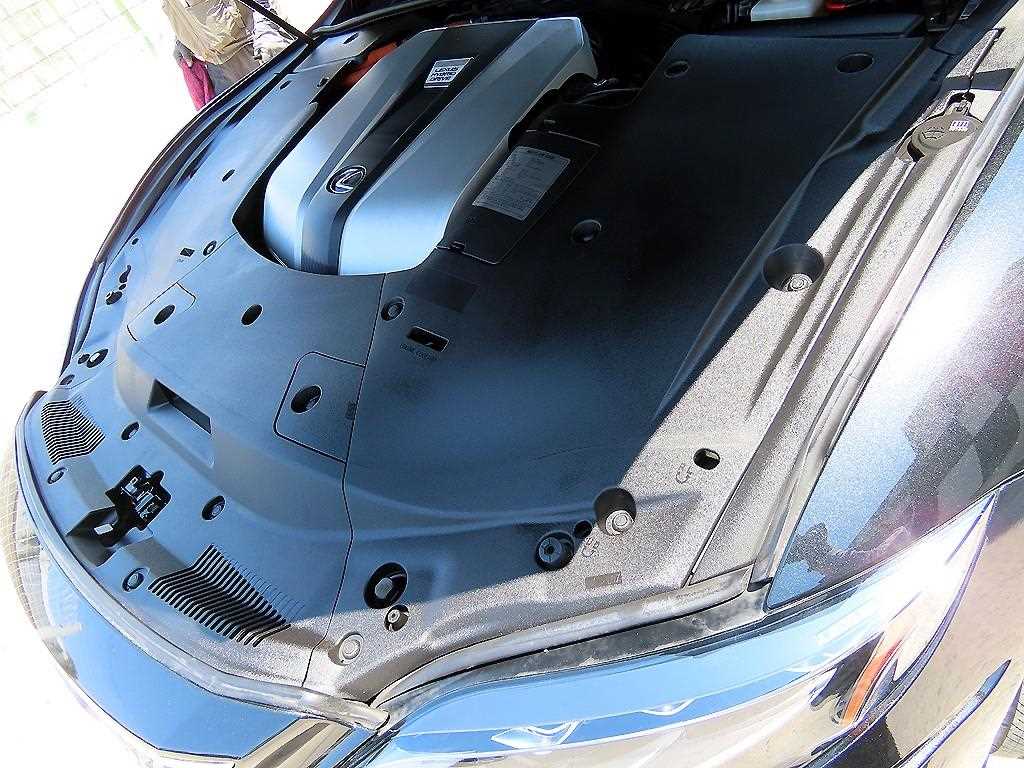 Lexus LS — photo 19