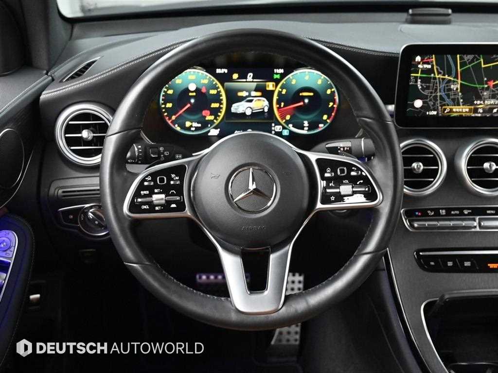 Mercedes-Benz GLC-Class — photo 08