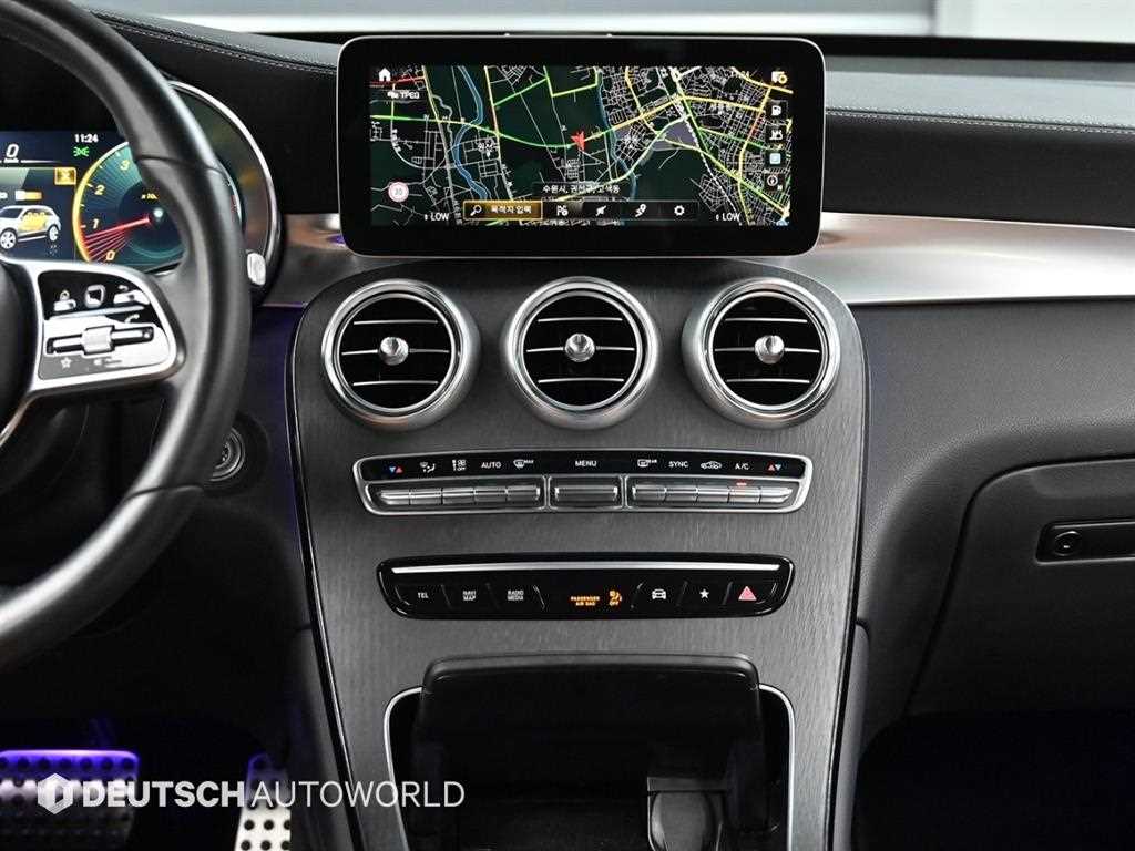 Mercedes-Benz GLC-Class — photo 09