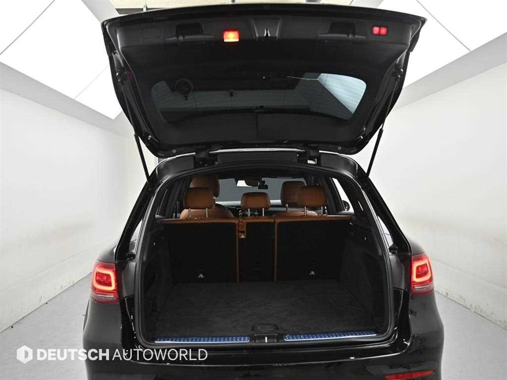 Mercedes-Benz GLC-Class — photo 18